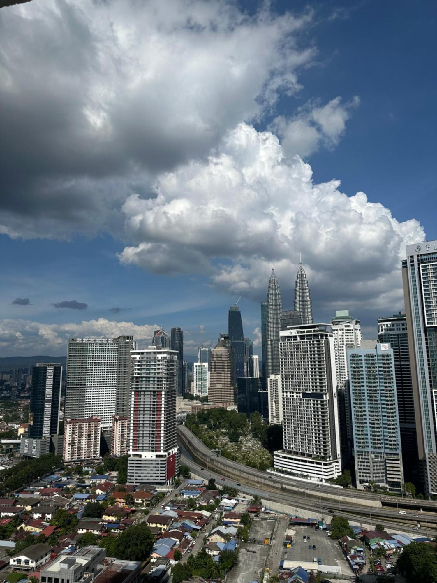 Colony Suites Klcc By Hibernate Куала-Лумпур Экстерьер фото